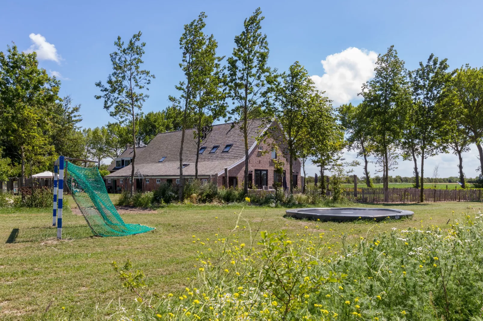 Familiehuis - Lepelstraat 18AB  Vrouwenpolder-Tuinen zomer