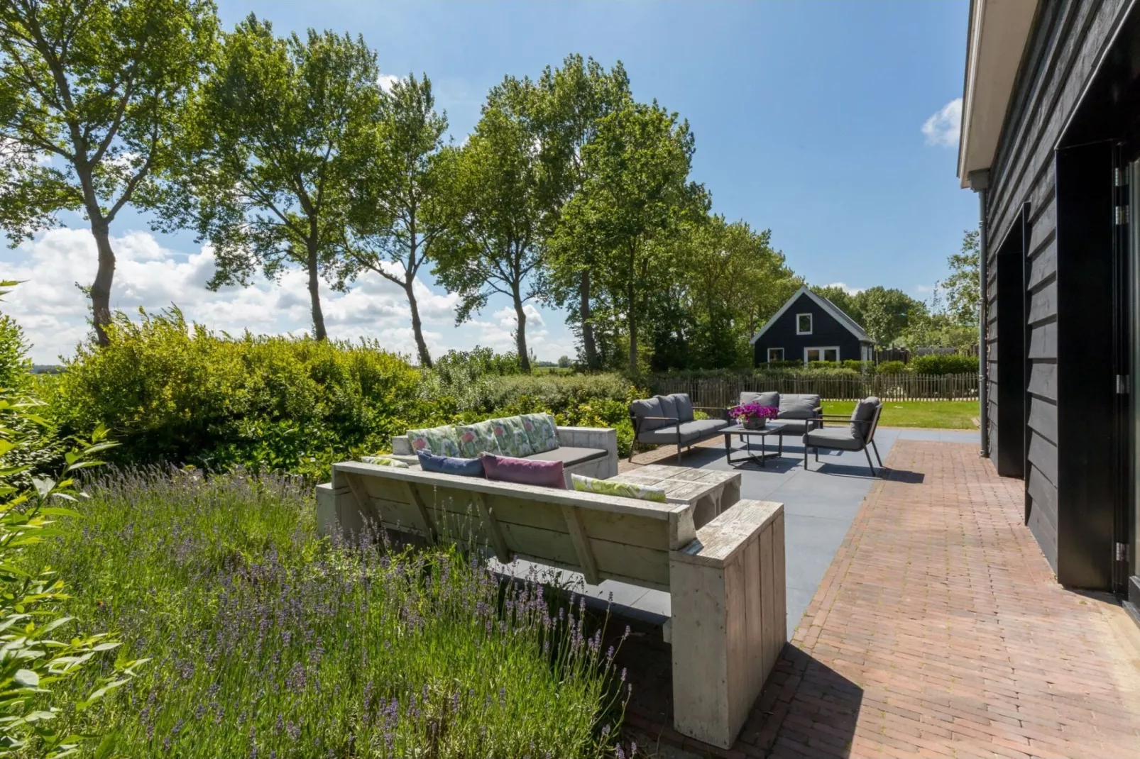 Familiehuis - Lepelstraat 18AB  Vrouwenpolder-Terrasbalkon