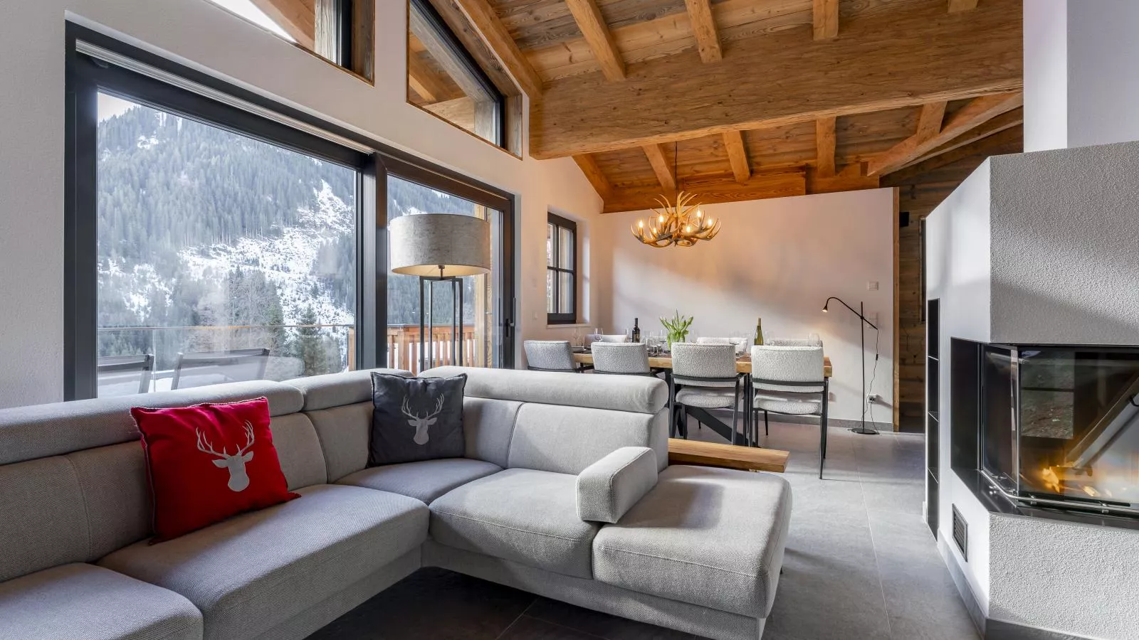 Haus am Hang-Woonkamer