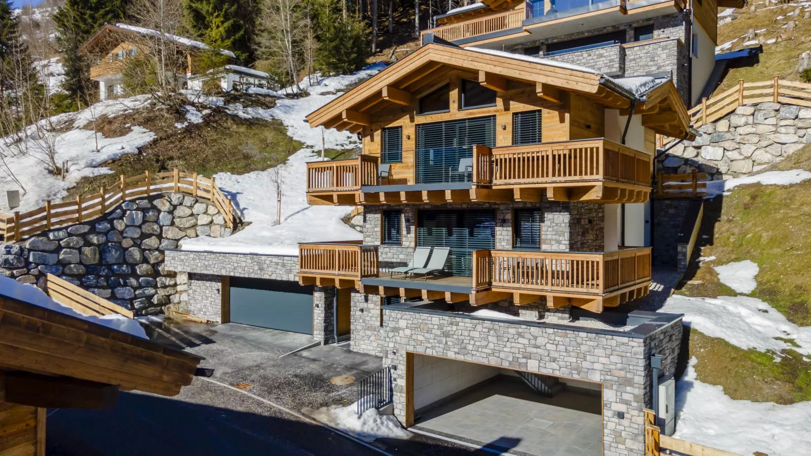 Haus am Hang-Exterieur winter
