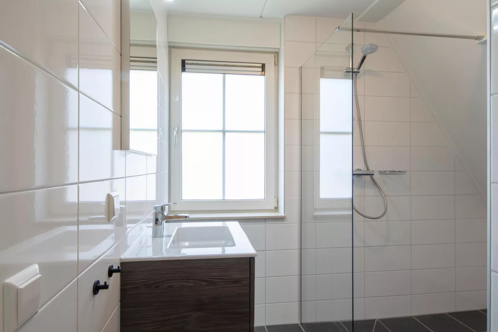 Vakantiepark de Katjeskelder 24-Badkamer