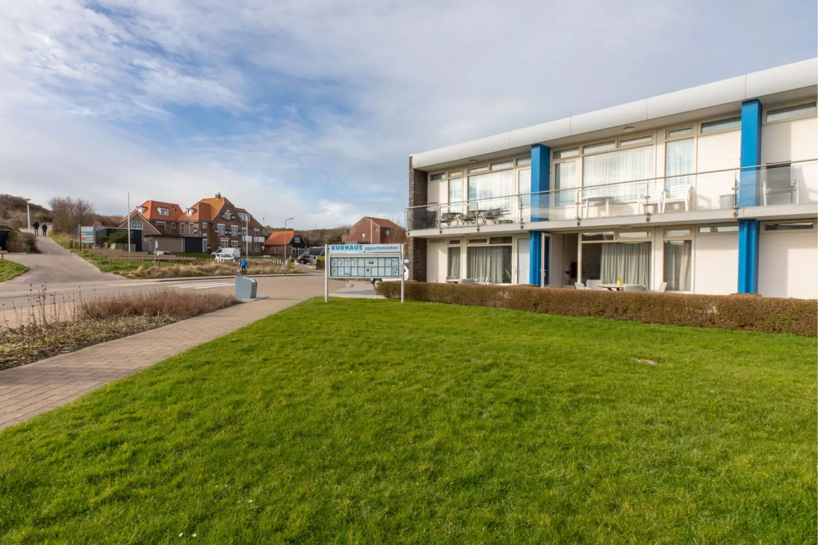 Nieuwstraat 1  Zoutelande 'Kurhaus - 14 met sauna-Buitenkant zomer