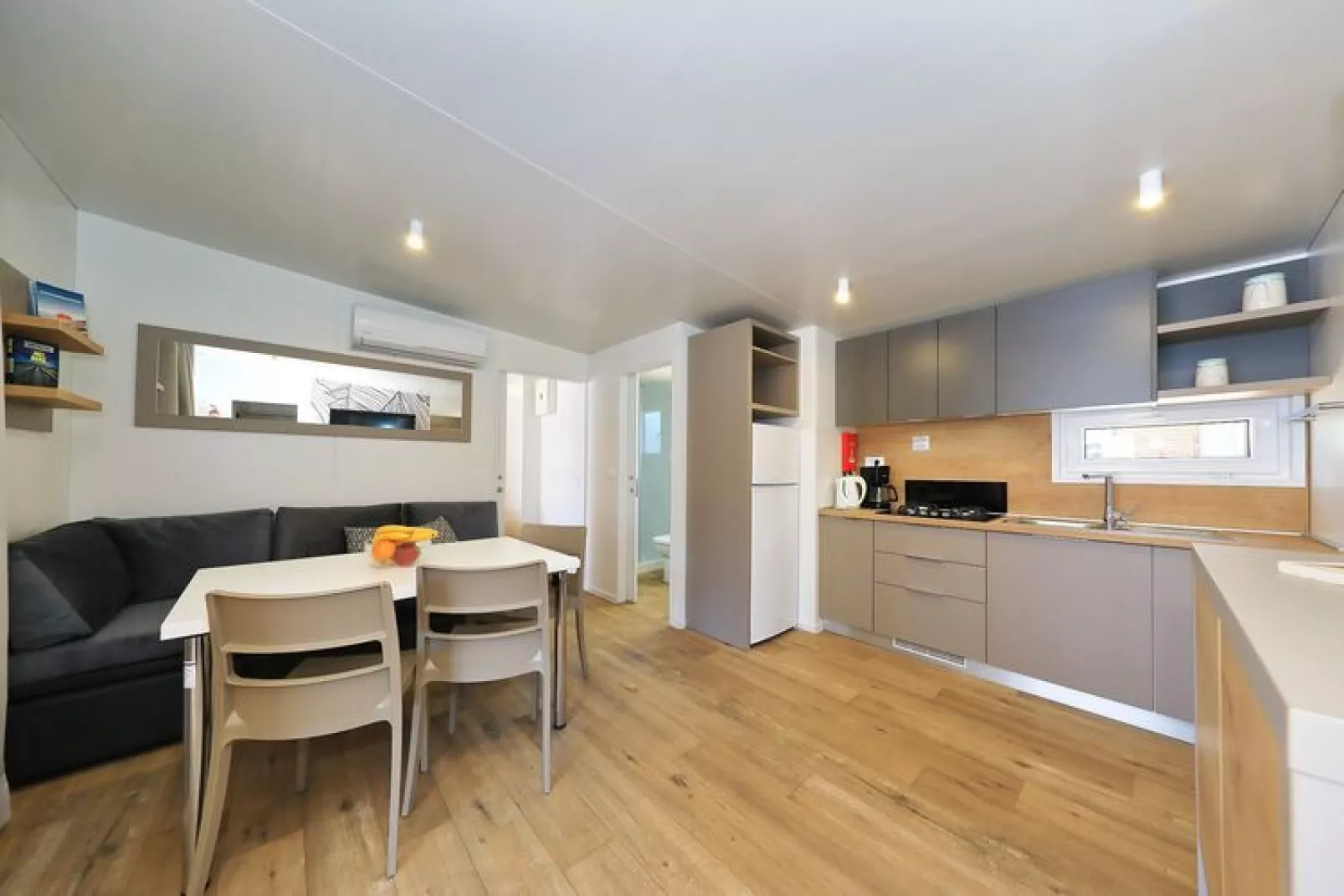 Mobile Homes in Camping Park Soline - Biograd - Type Glamping Family Deluxe-Eetkamer