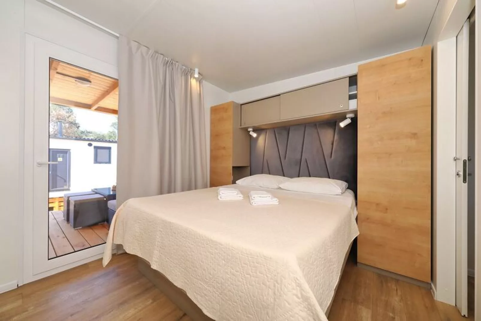 Mobile Homes in Camping Park Soline - Biograd - Type Glamping Family Deluxe-Slaapkamer