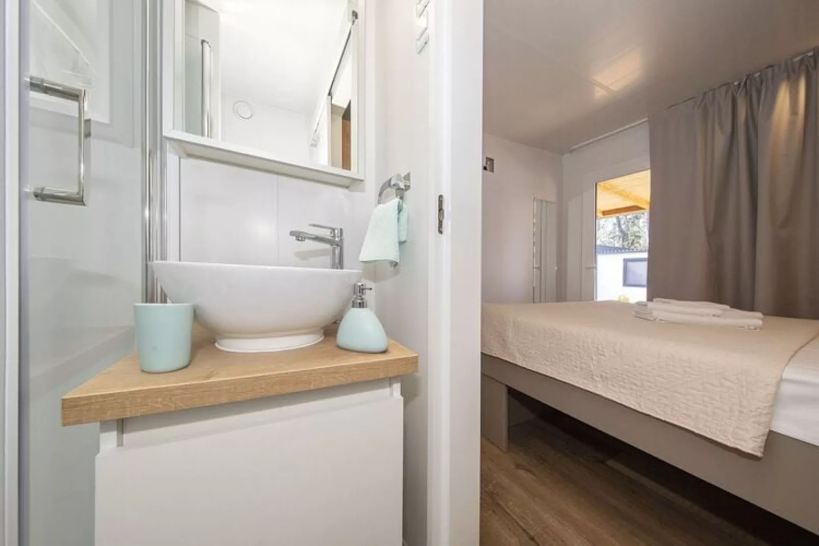 Mobile Homes in Camping Park Soline - Biograd - Type Glamping Family Deluxe-Badkamer