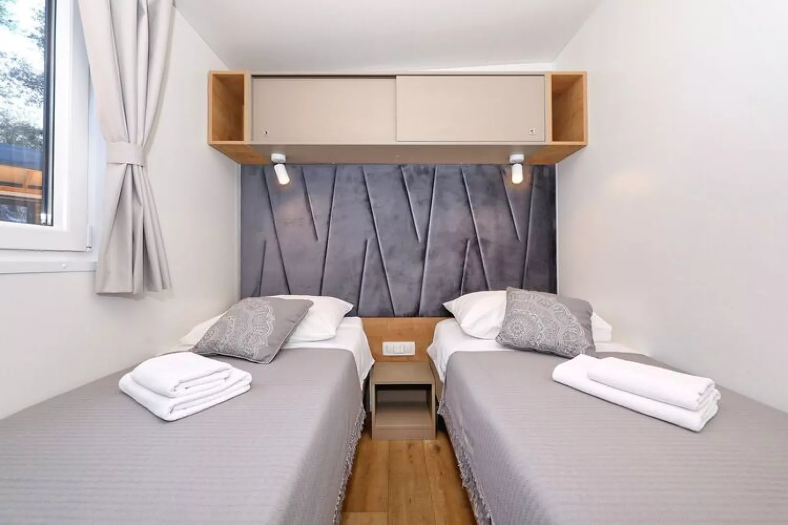 Mobile Homes in Camping Park Soline - Biograd - Type Glamping Family Deluxe-Slaapkamer