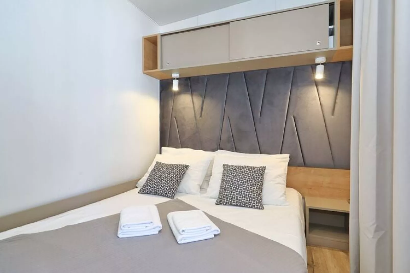 Mobile Homes in Camping Park Soline - Biograd - Type Glamping Family Deluxe-Slaapkamer