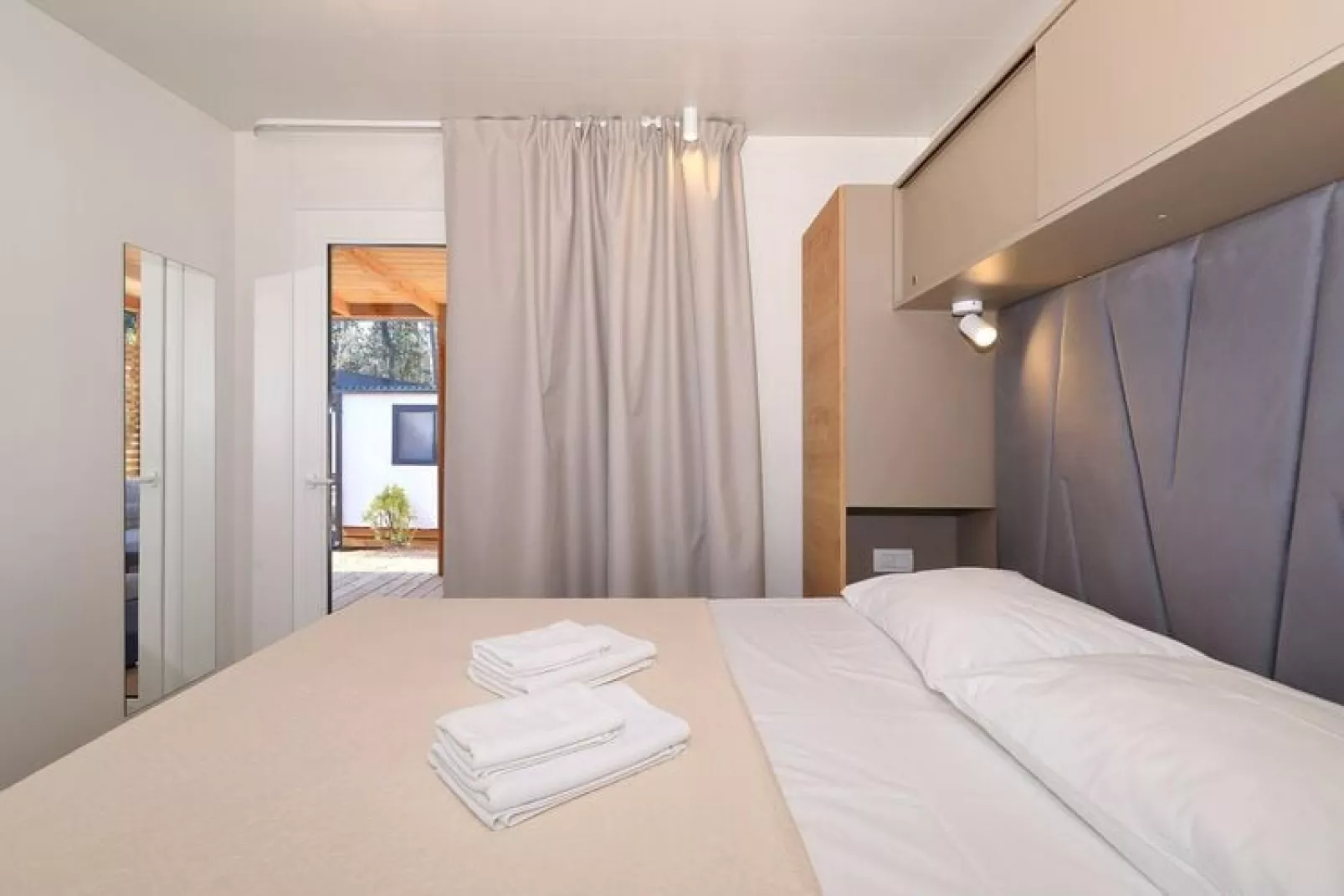 Mobile Homes in Camping Park Soline - Biograd - Type Glamping Family Deluxe-Slaapkamer
