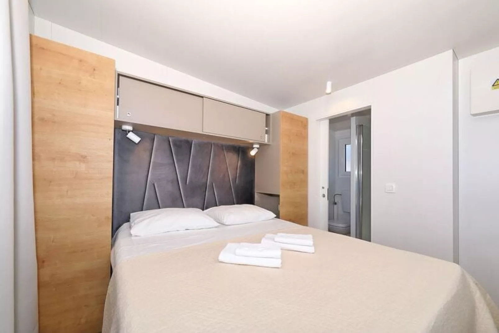 Mobile Homes in Camping Park Soline - Biograd - Type Glamping Family Deluxe-Slaapkamer