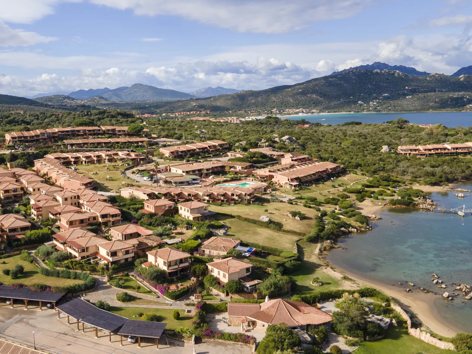 CSC - 14, Baia de Bahas-Buiten