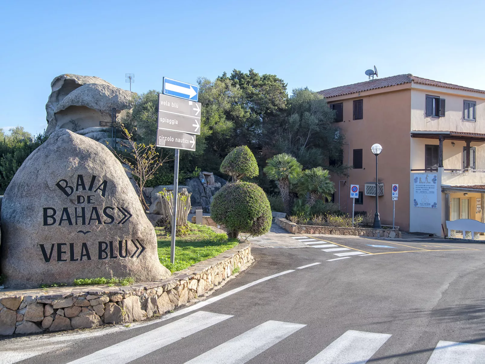 CSA - 15, Baia de Bahas-Buiten