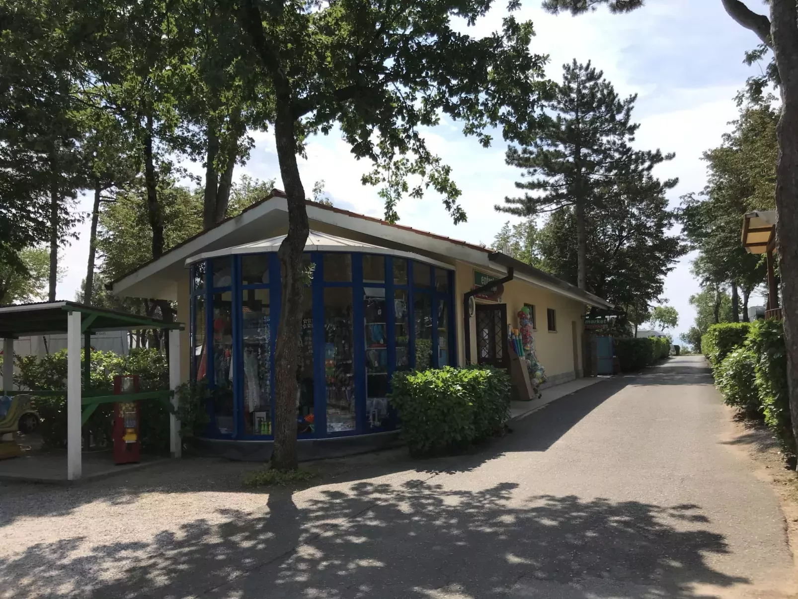 Camping Village Mare Pineta-Binnen