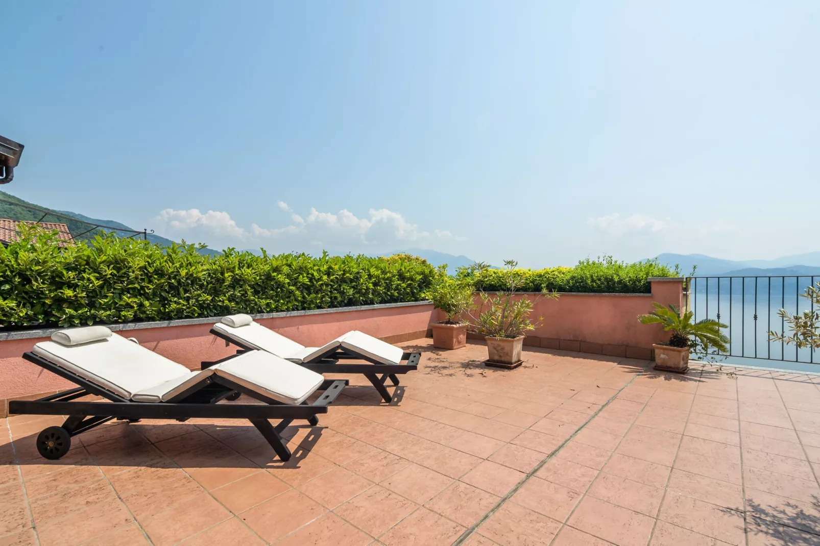 Panoramica E VentiSei-Terrasbalkon
