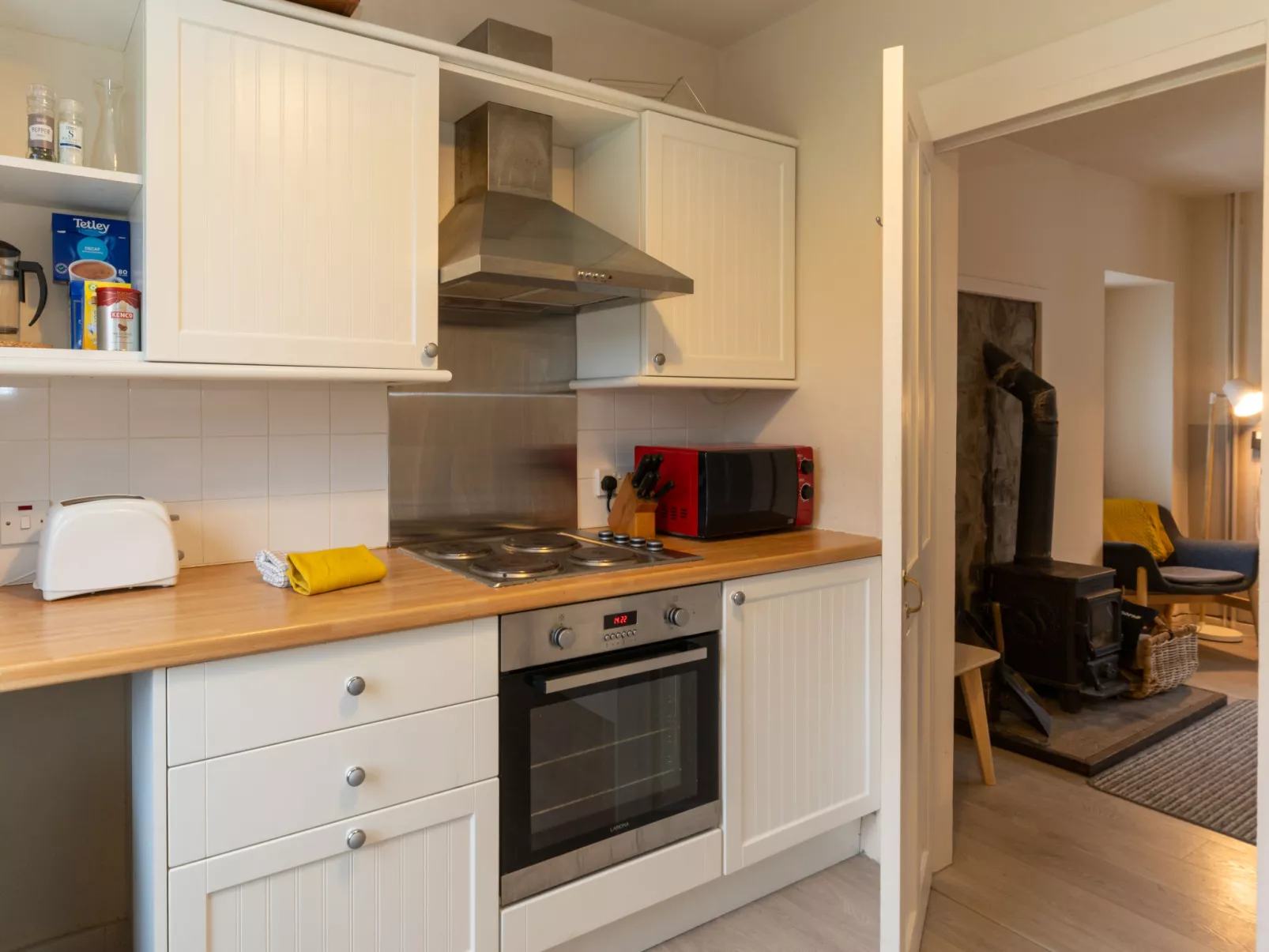 2 Railway Cottage-Binnen