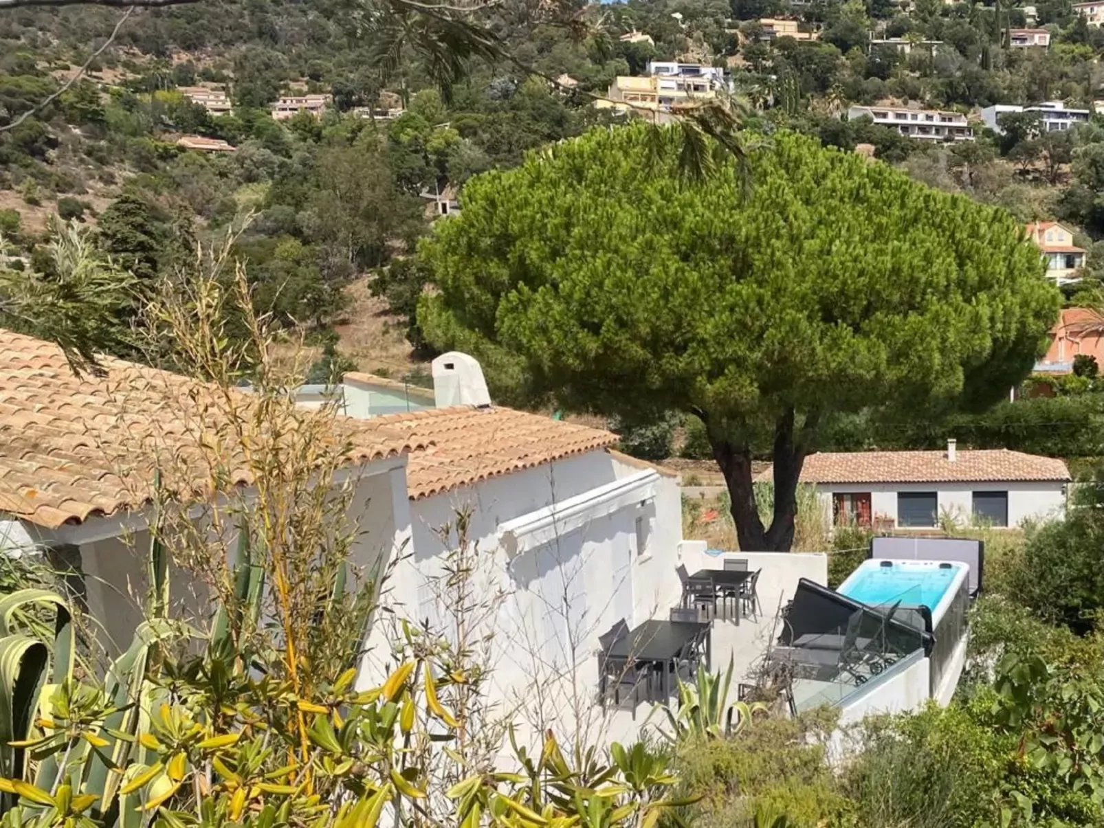 Villa Vallon d'Aiguebelle-Buiten
