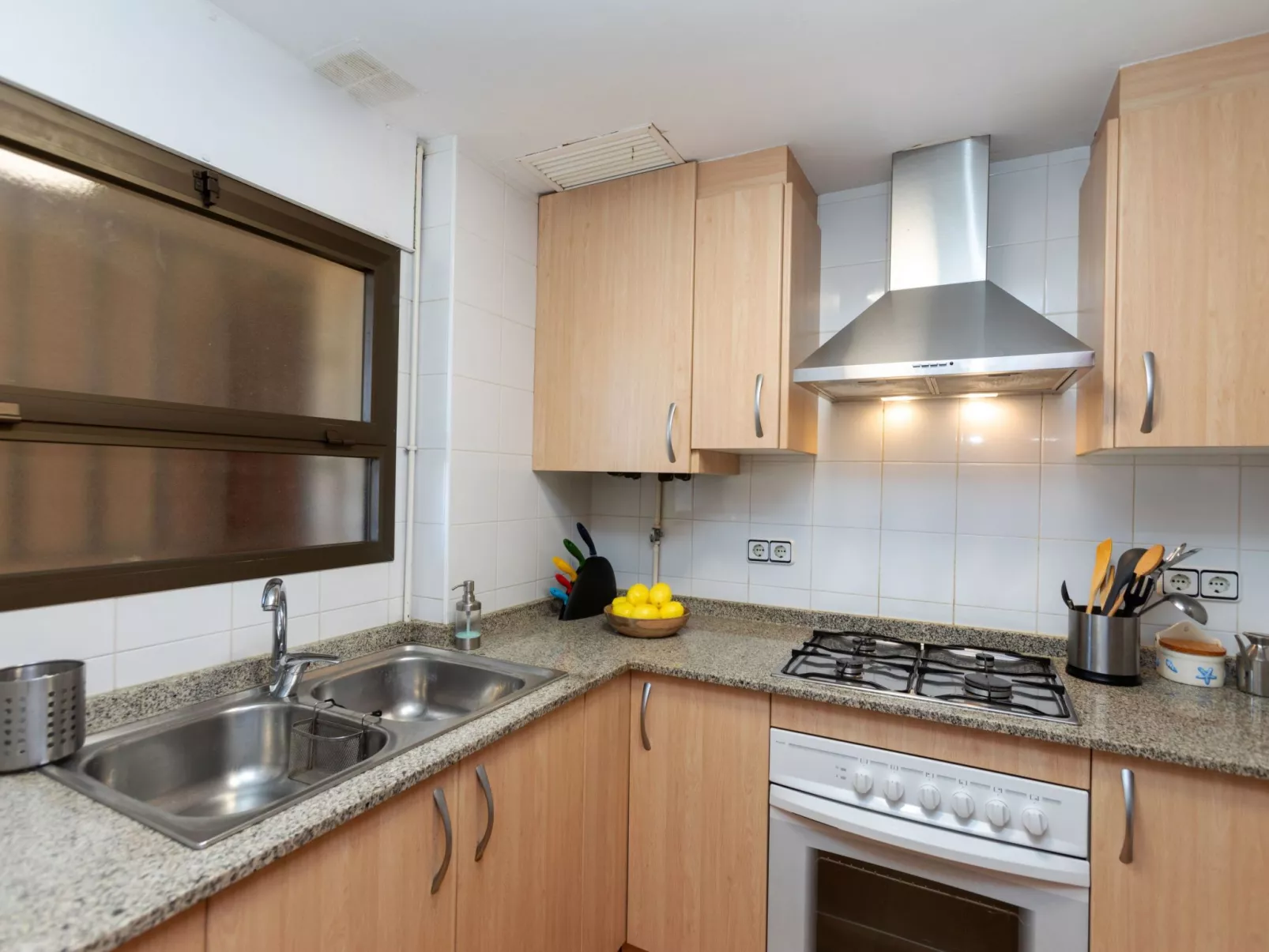 Seafront Apartment Torre Valentina-Binnen