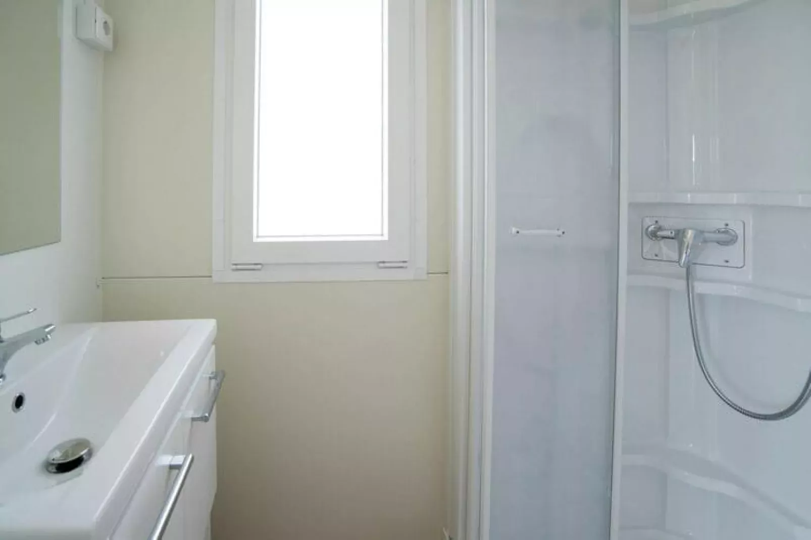 Mobile Homes Kovacine Cres-MH Family - 5 Pers-Badkamer