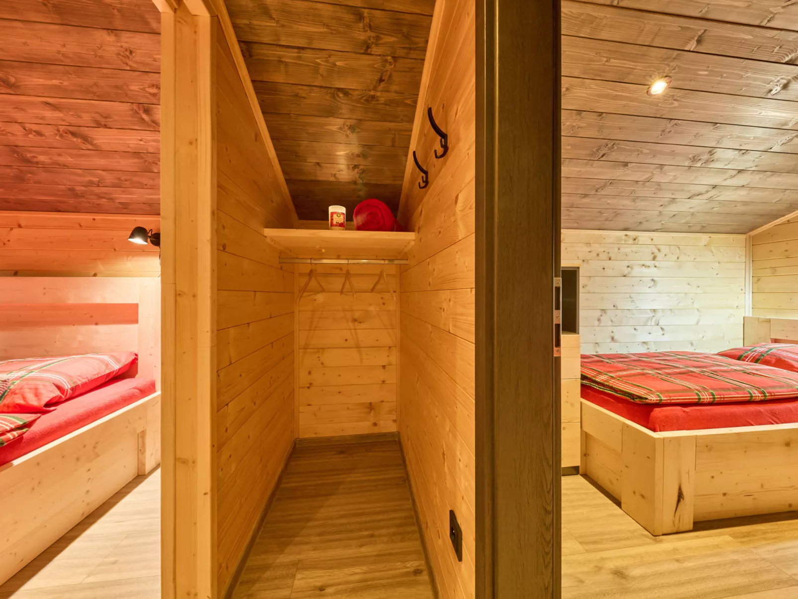 Luxe Timber Lodge & Relaxing Bath”-Binnen