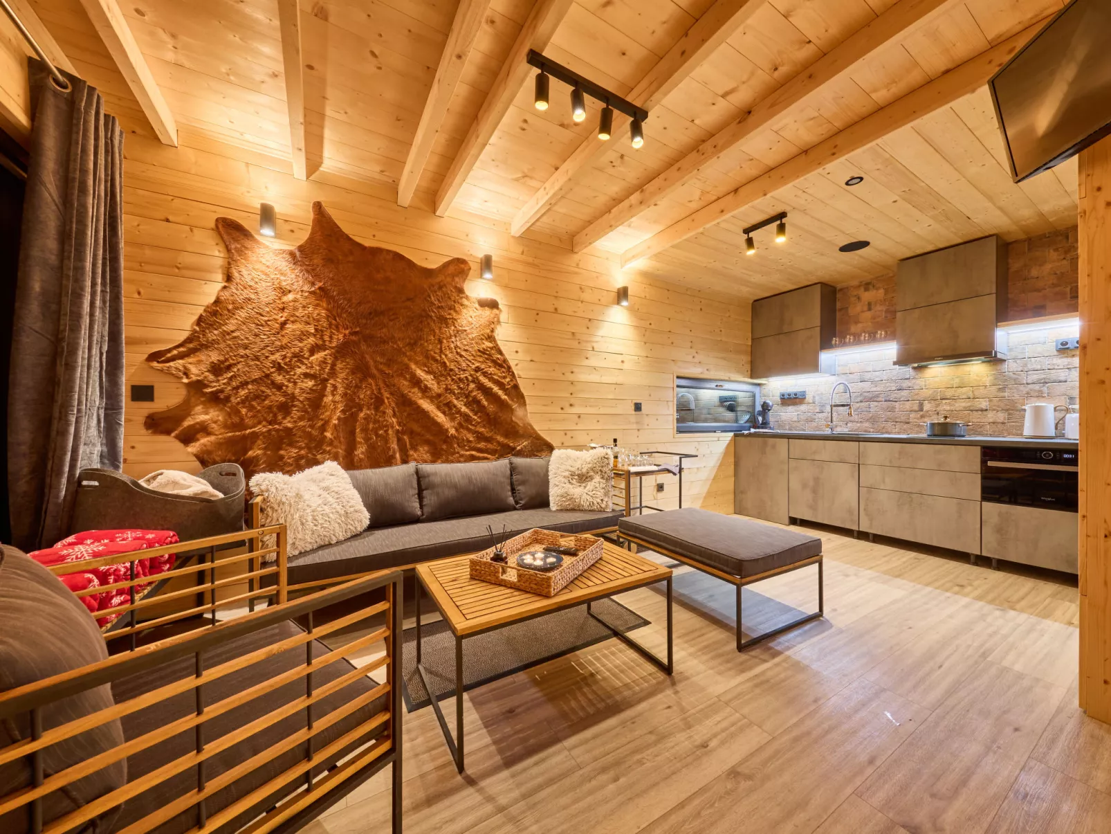 Luxe Timber Lodge & Pet Retreat