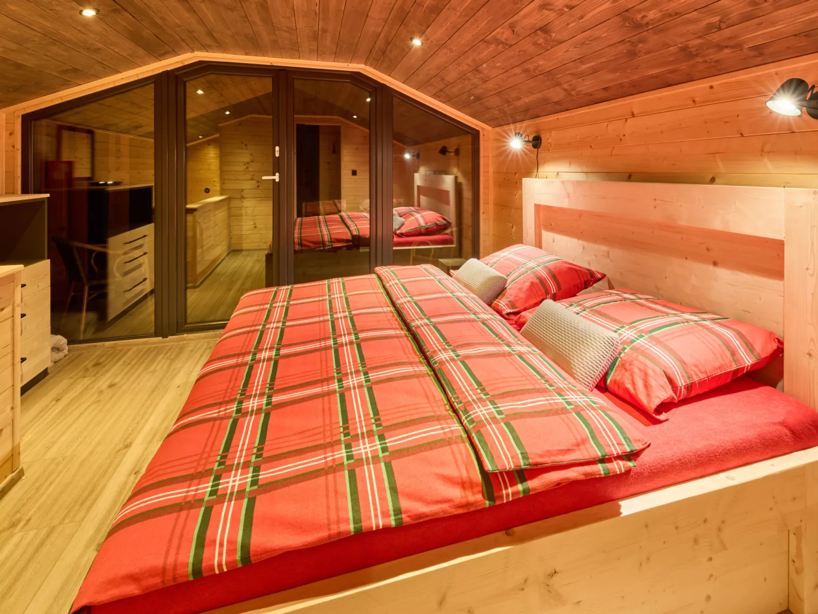 Luxe Timber Lodge & Pet Retreat