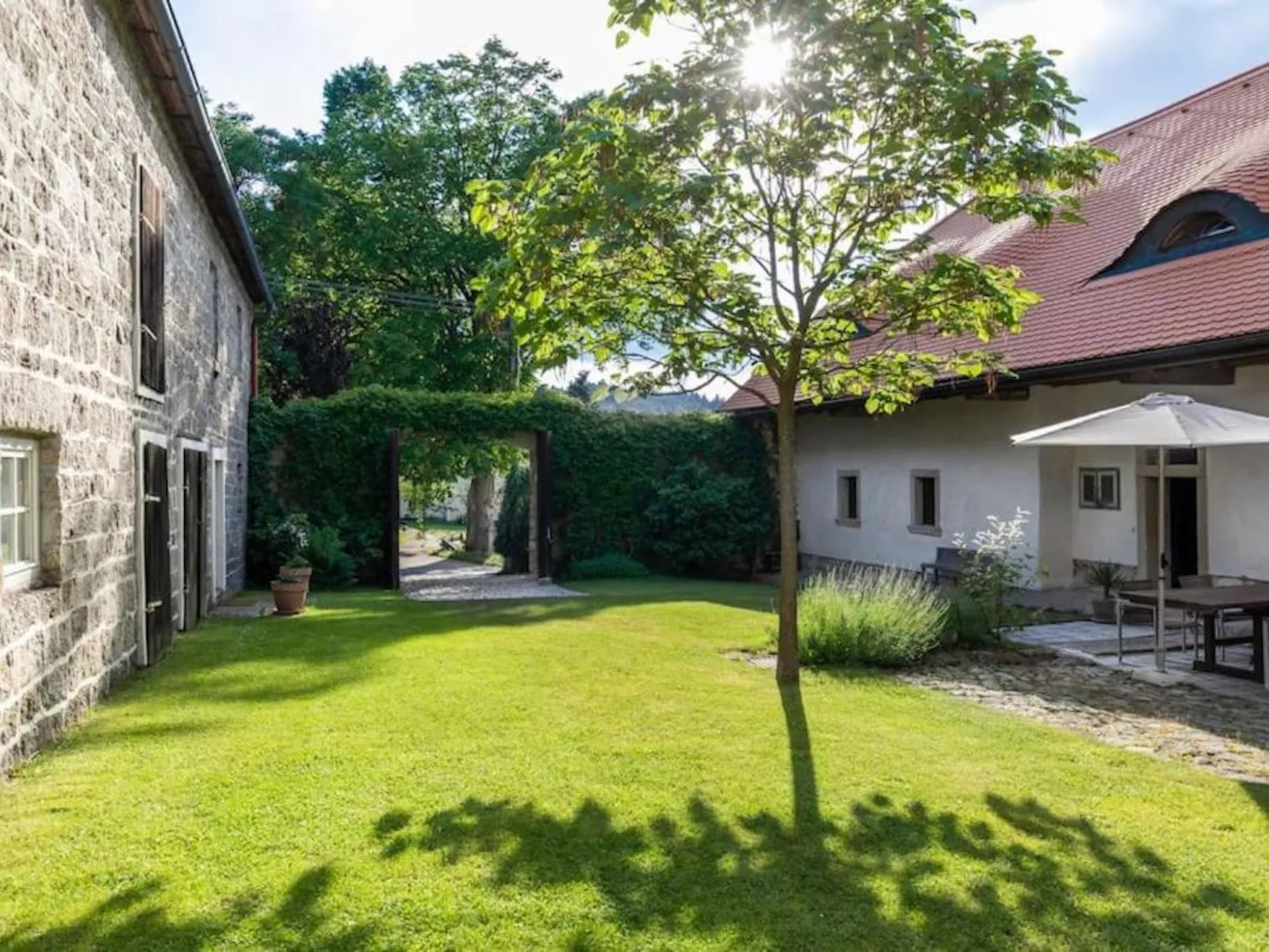 18 Century Bohemian Farmhouse-Buiten
