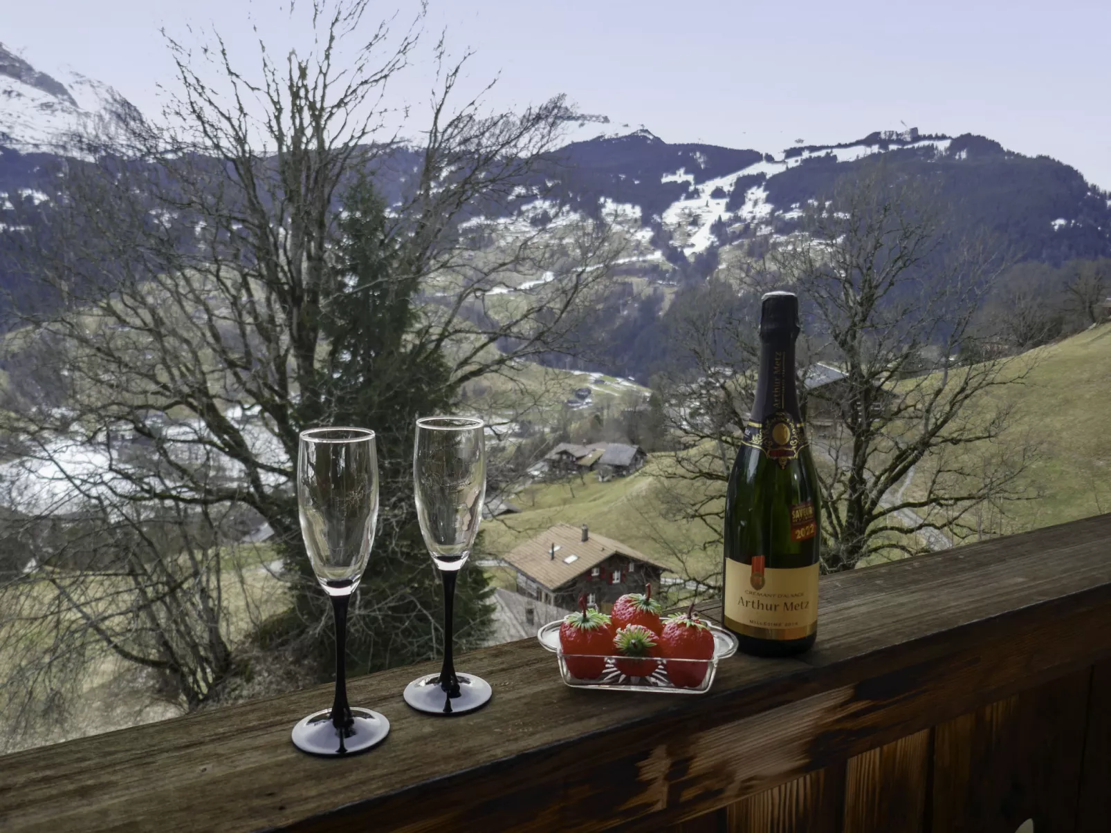 Chalet uf Duft-Buiten