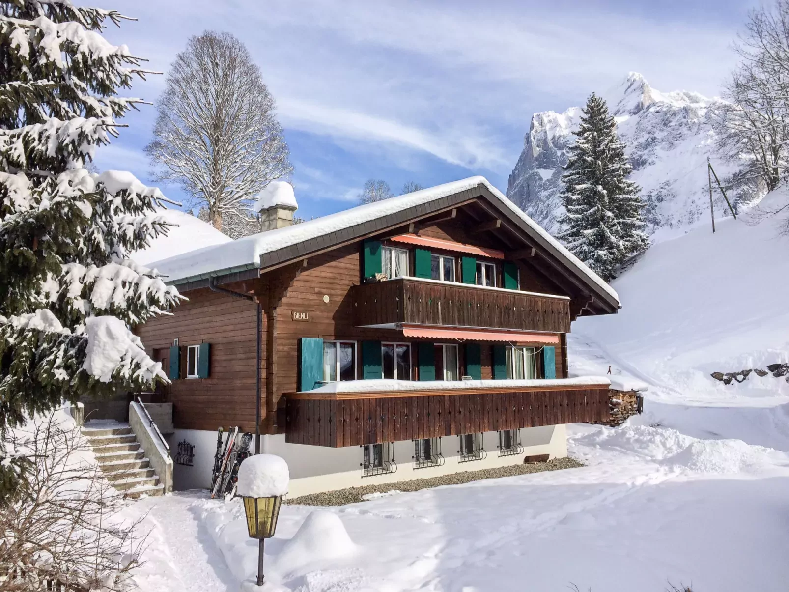 Chalet Bienli Oben-Buiten