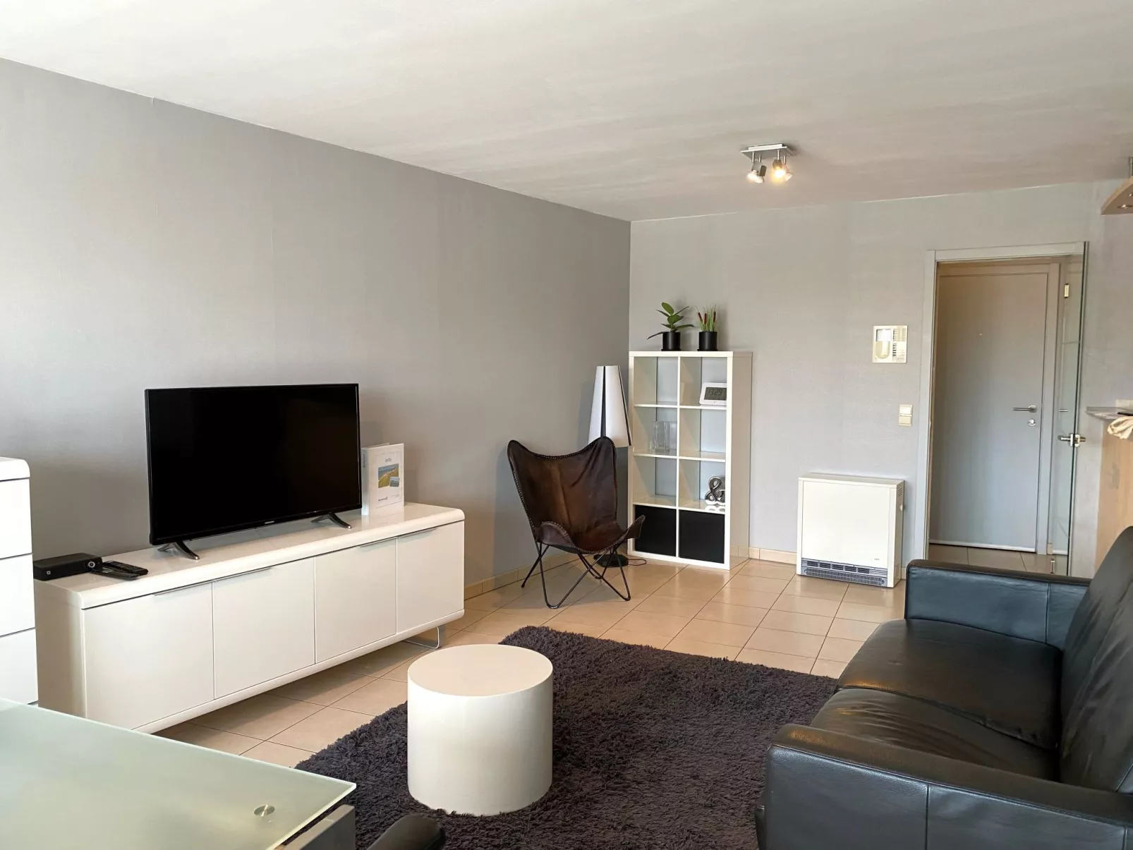 Apartment 302-Binnen