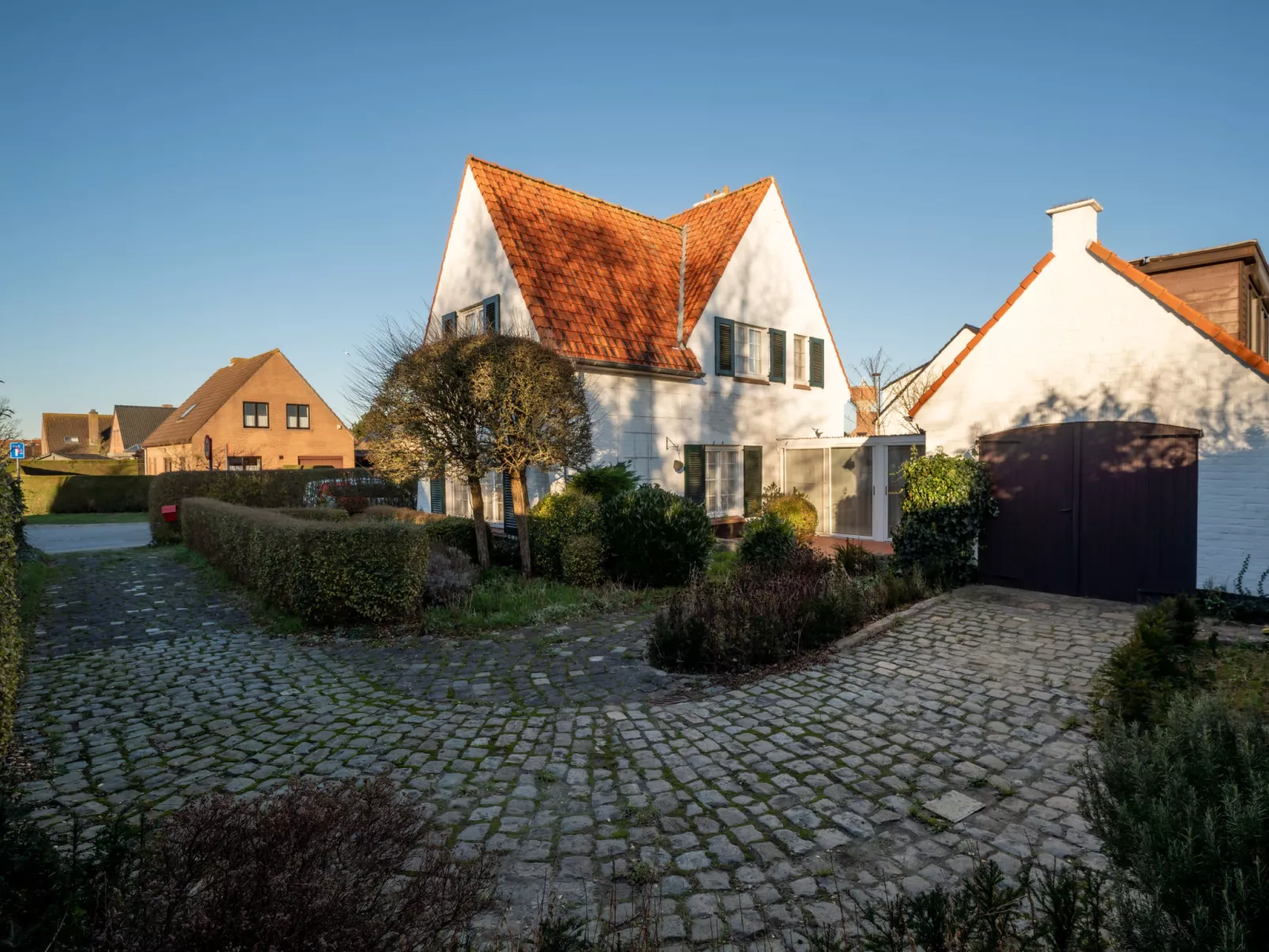 Hamarrbø with garden and parking-Binnen