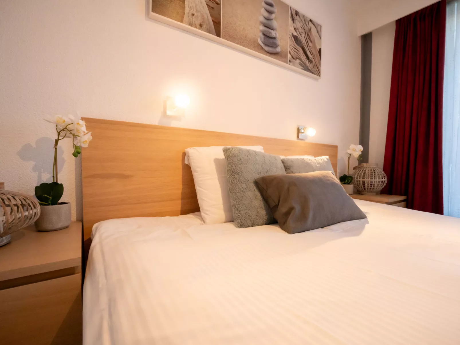 Giuliott with parking and shared pool-Binnen