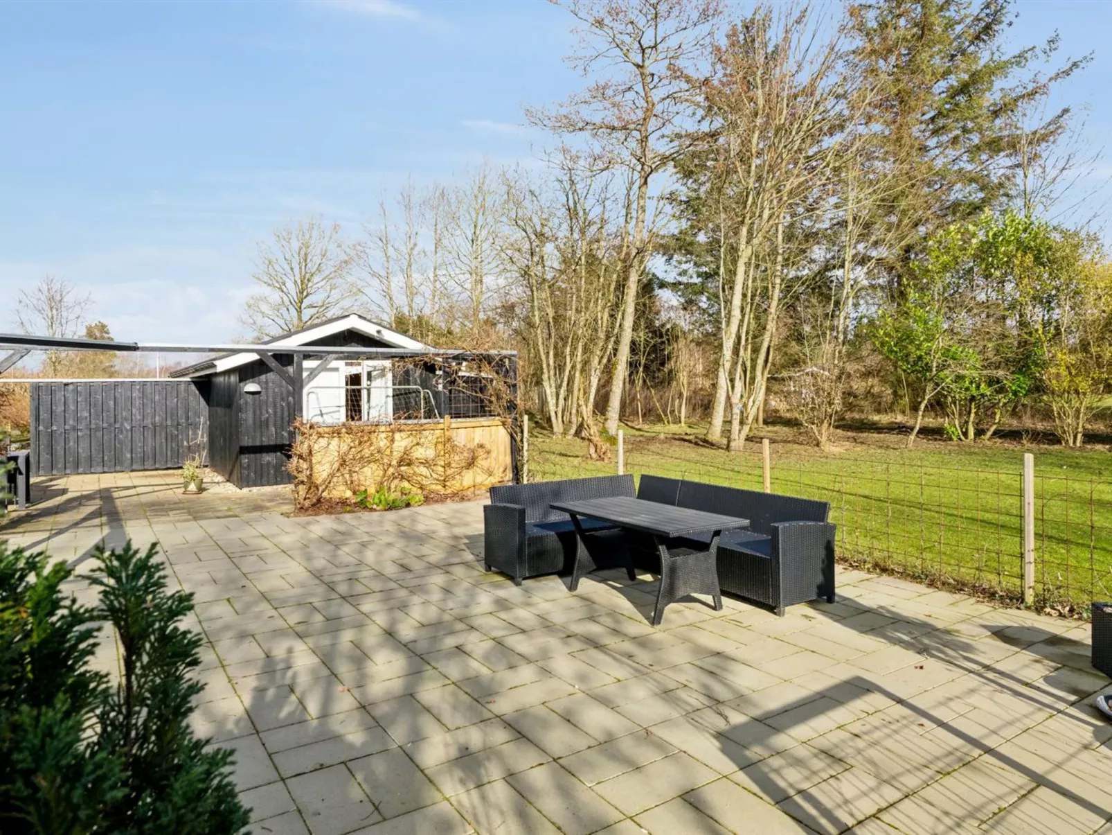"Nititzki" - 500m to the inlet-Buiten