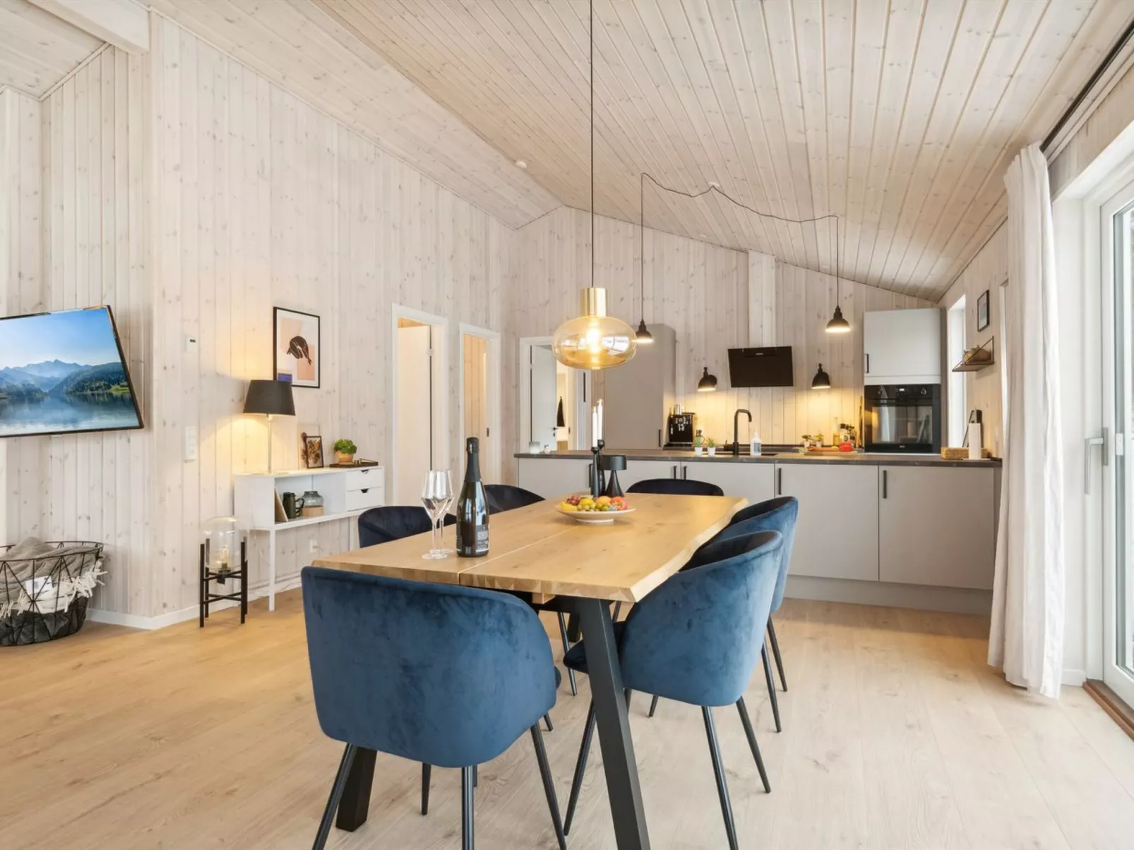 "Ferdine" - 1.5km from the sea-Binnen