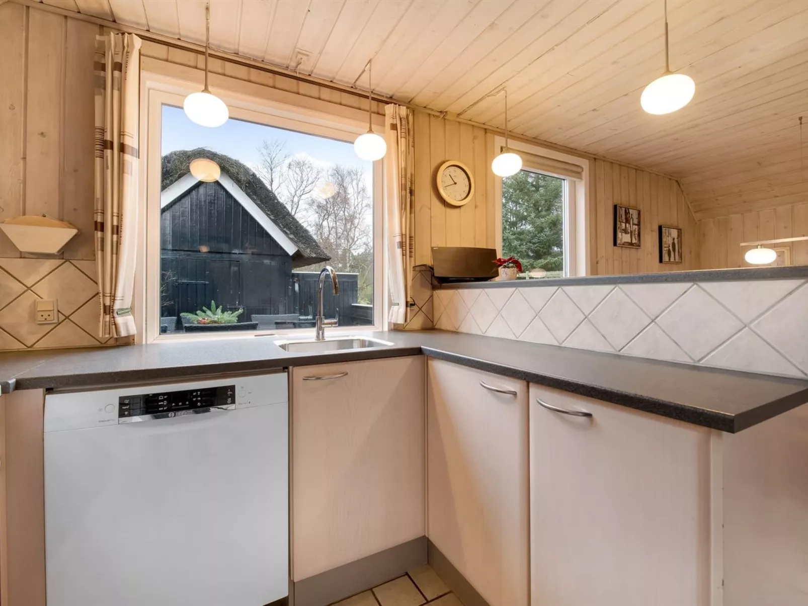 "Patrik" - 1.4km from the sea-Binnen