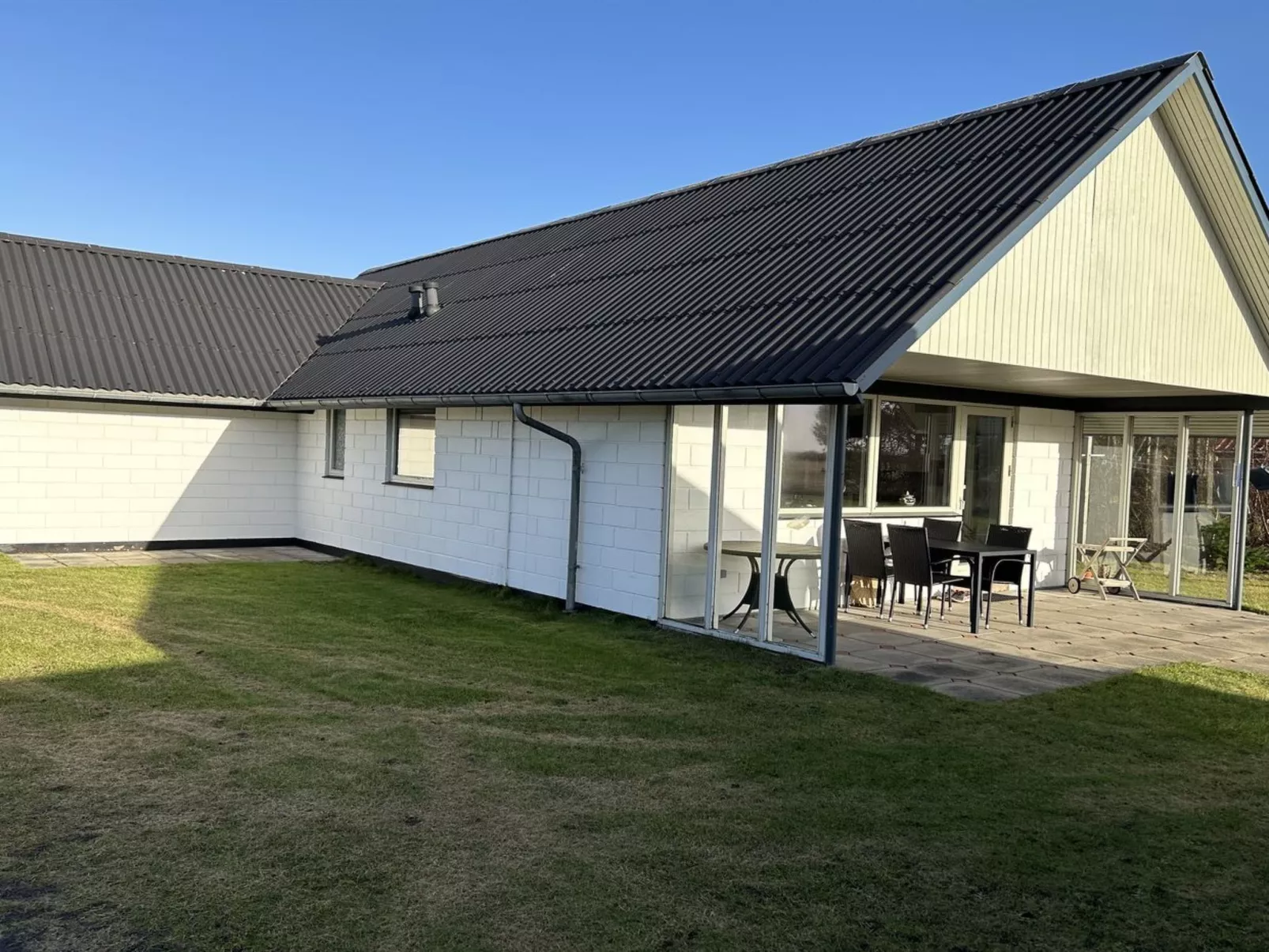 "Moreen" - 200m to the fjord-Buiten