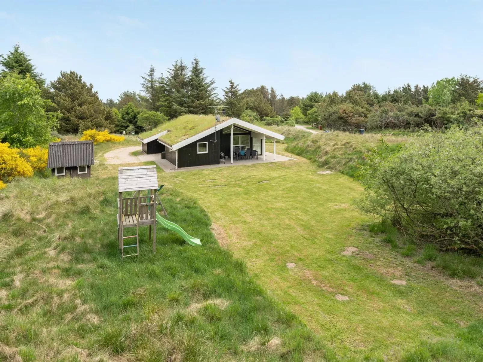"Ubbe" - 2.2km from the sea