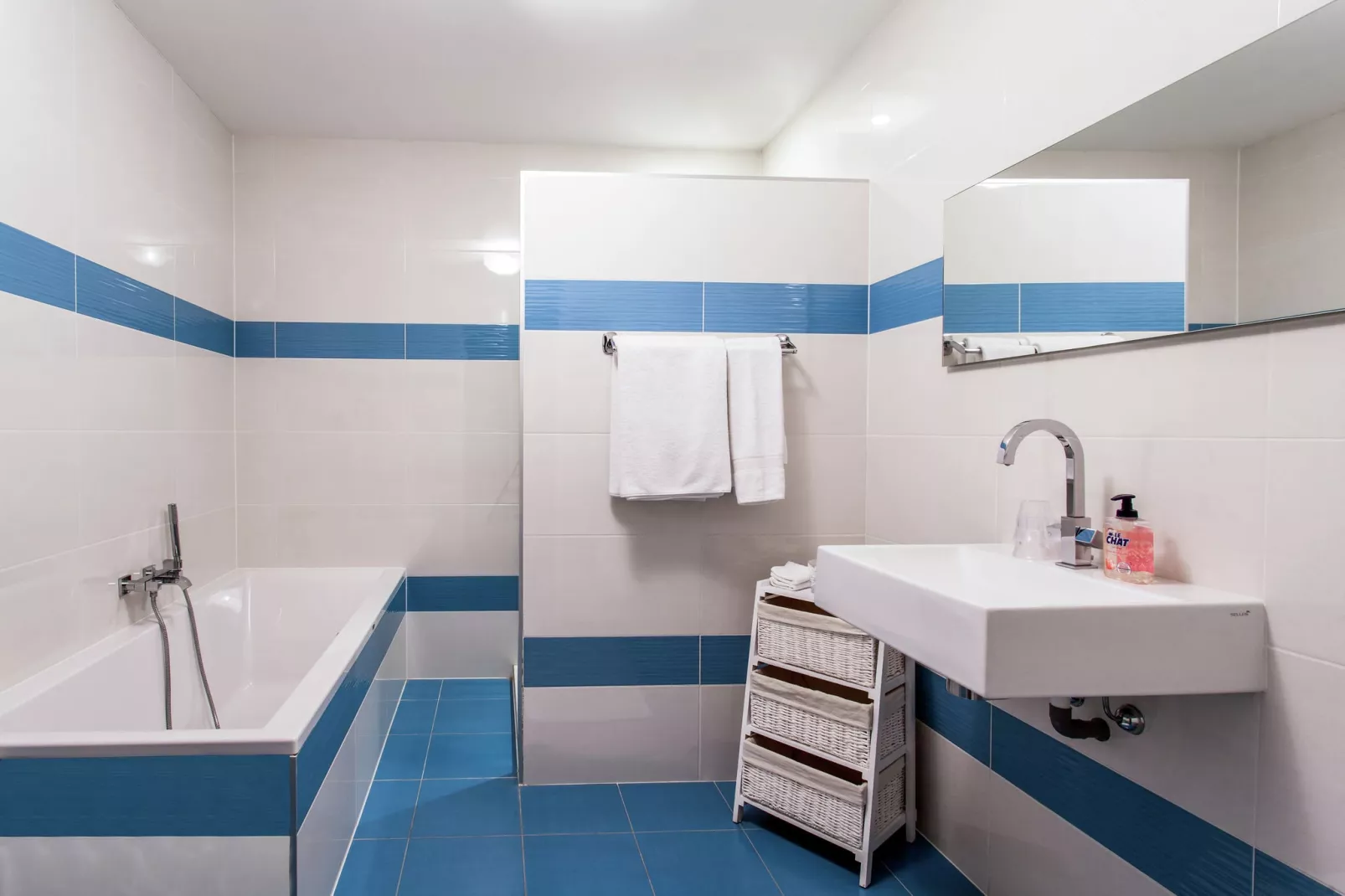 Villa le Mareret-Badkamer