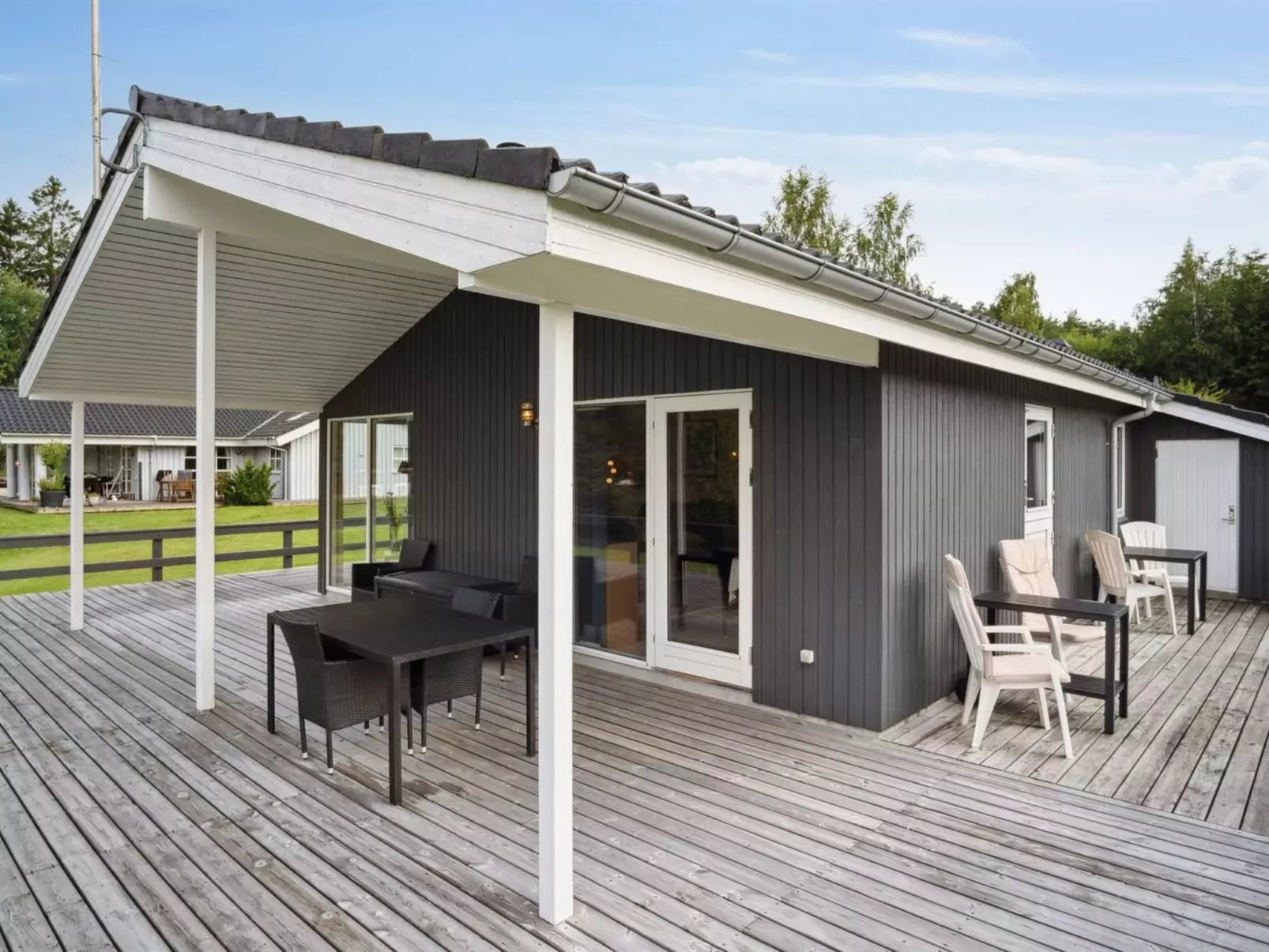 "Joar" - 6.5km from the sea-Buiten