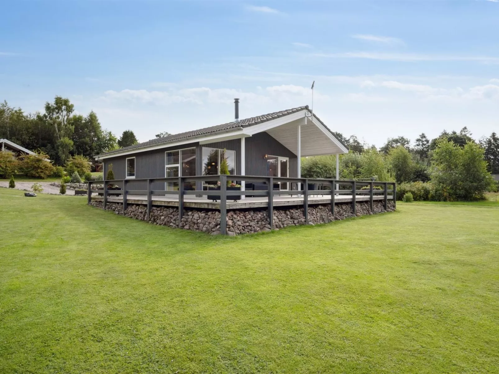"Joar" - 6.5km from the sea-Buiten