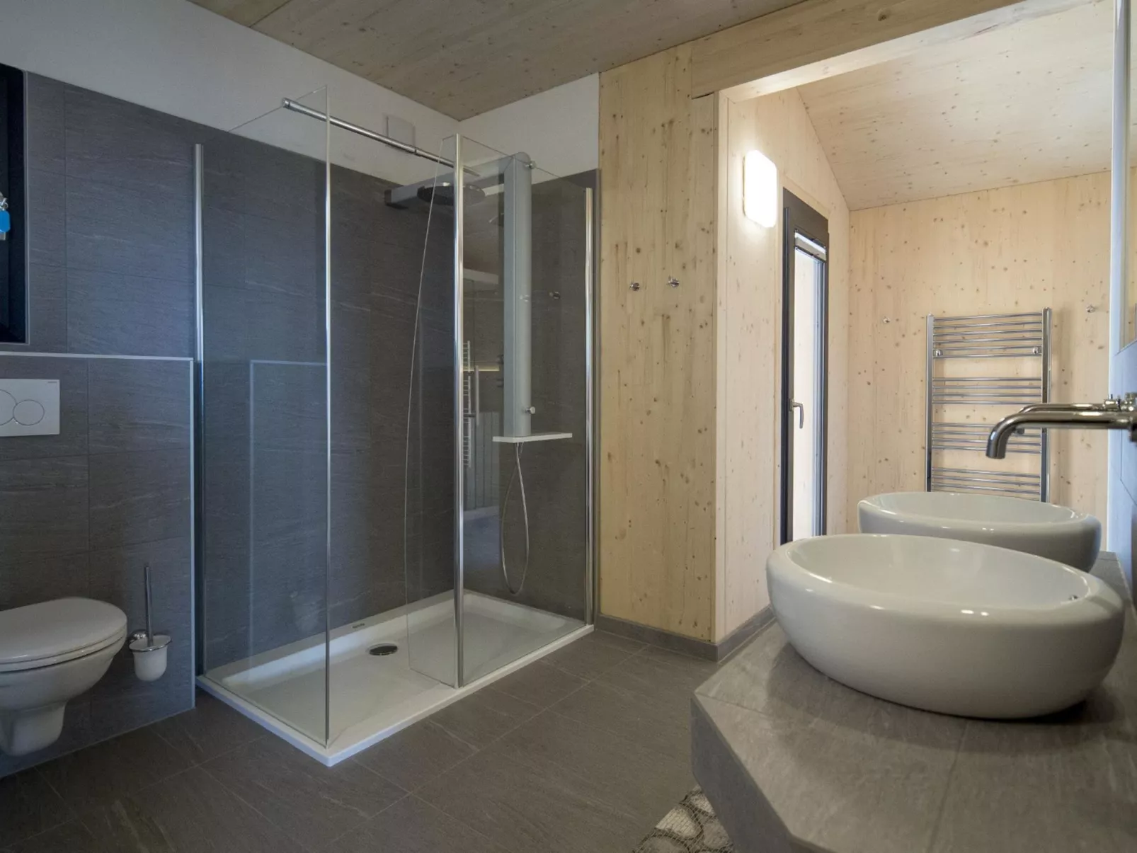 Superior #11 IR-Sauna&Sprudelwanne innen-Binnen