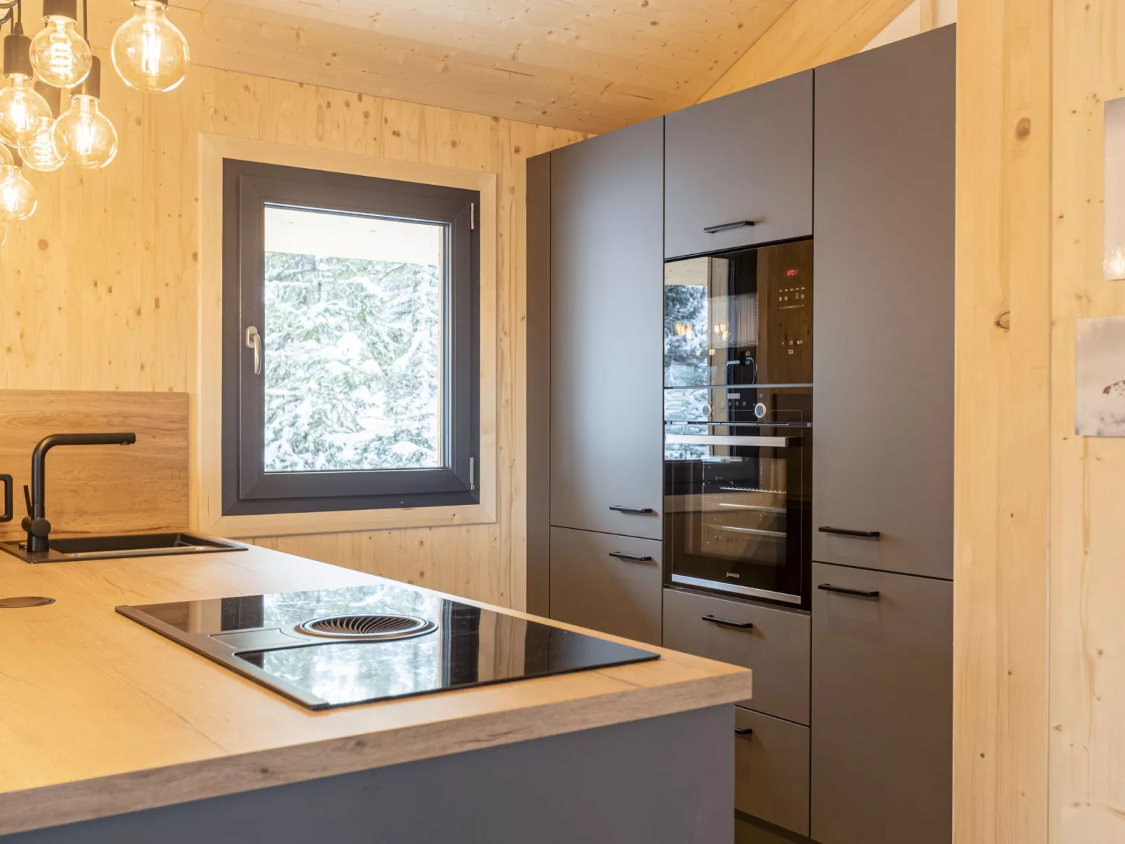 Superior Chalet mit Sprudelpool innen-Binnen