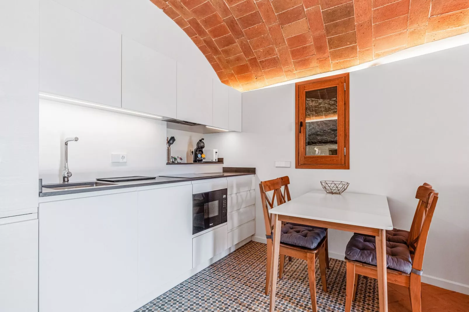 Casa con piscina en Vulpellac-Keuken