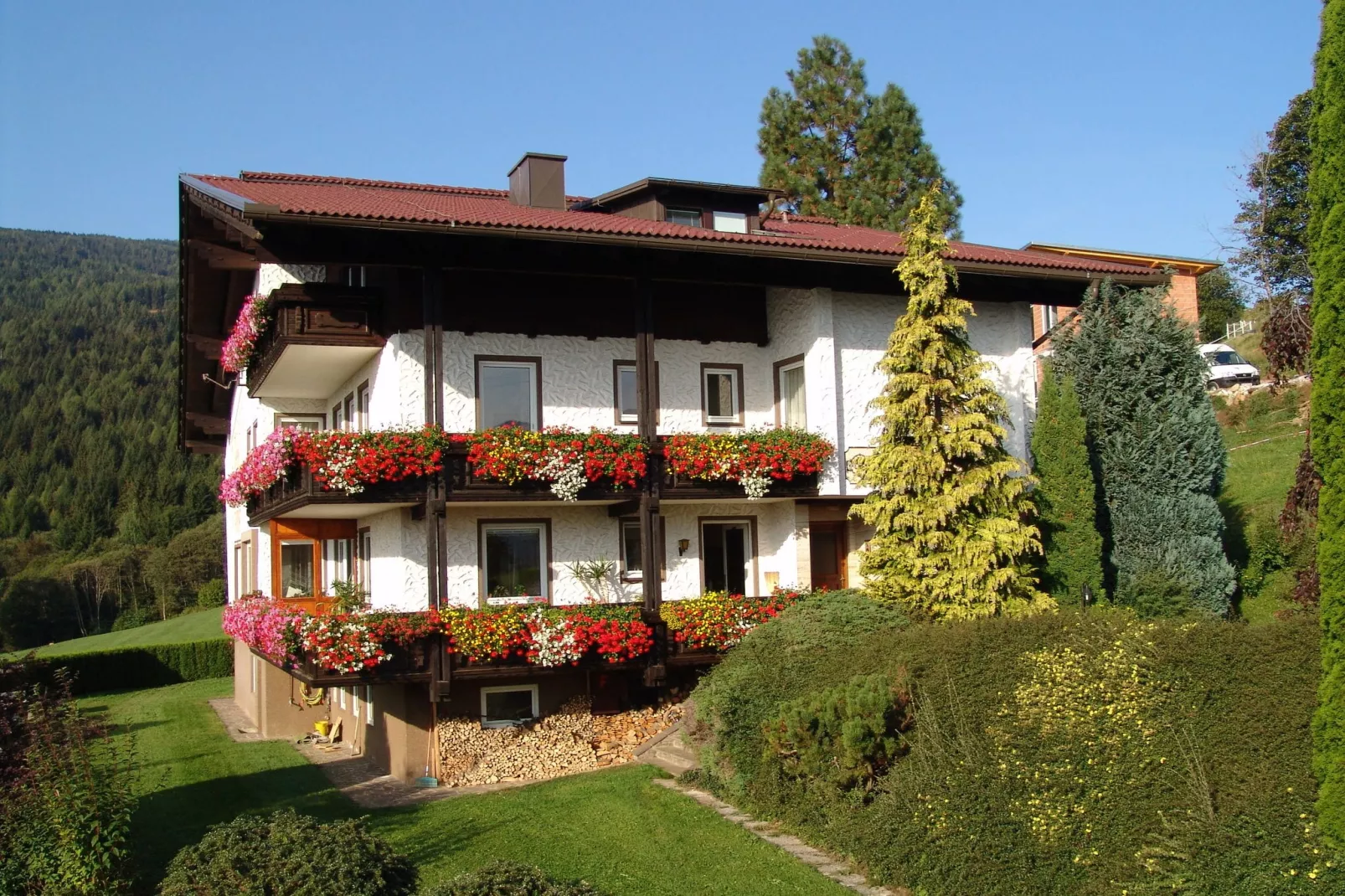 Apartment Verditz 1-Buitenkant zomer