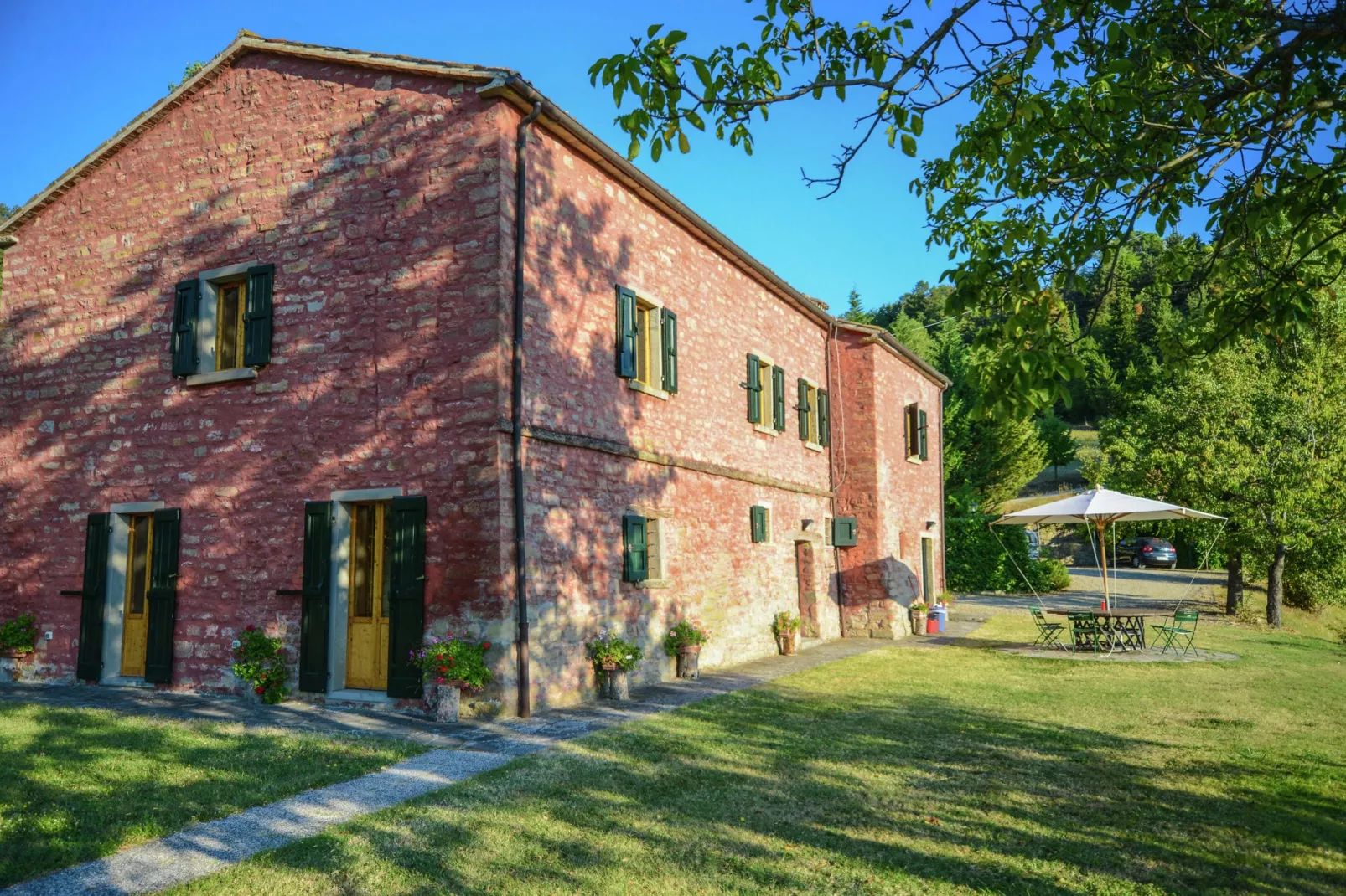 Landelijke villa in Emilia-Romagna met adembenemend uitzicht-Buitenkant zomer