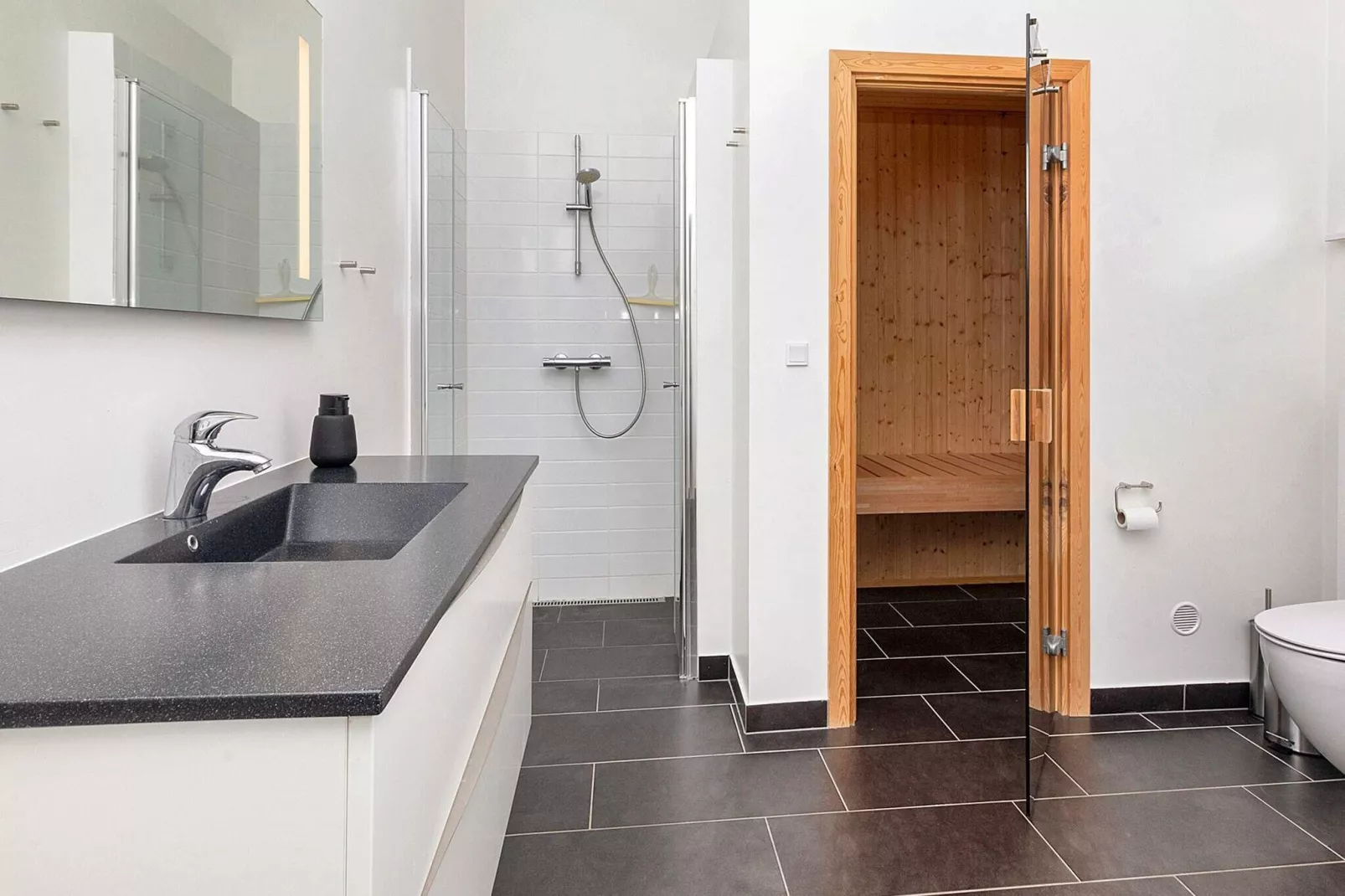 Modern huis met spa -- By Traum Ferienwohnungen-Binnen