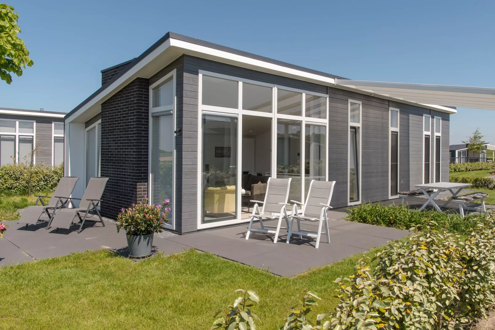 Water Resort Oosterschelde 47A-Buitenkant zomer