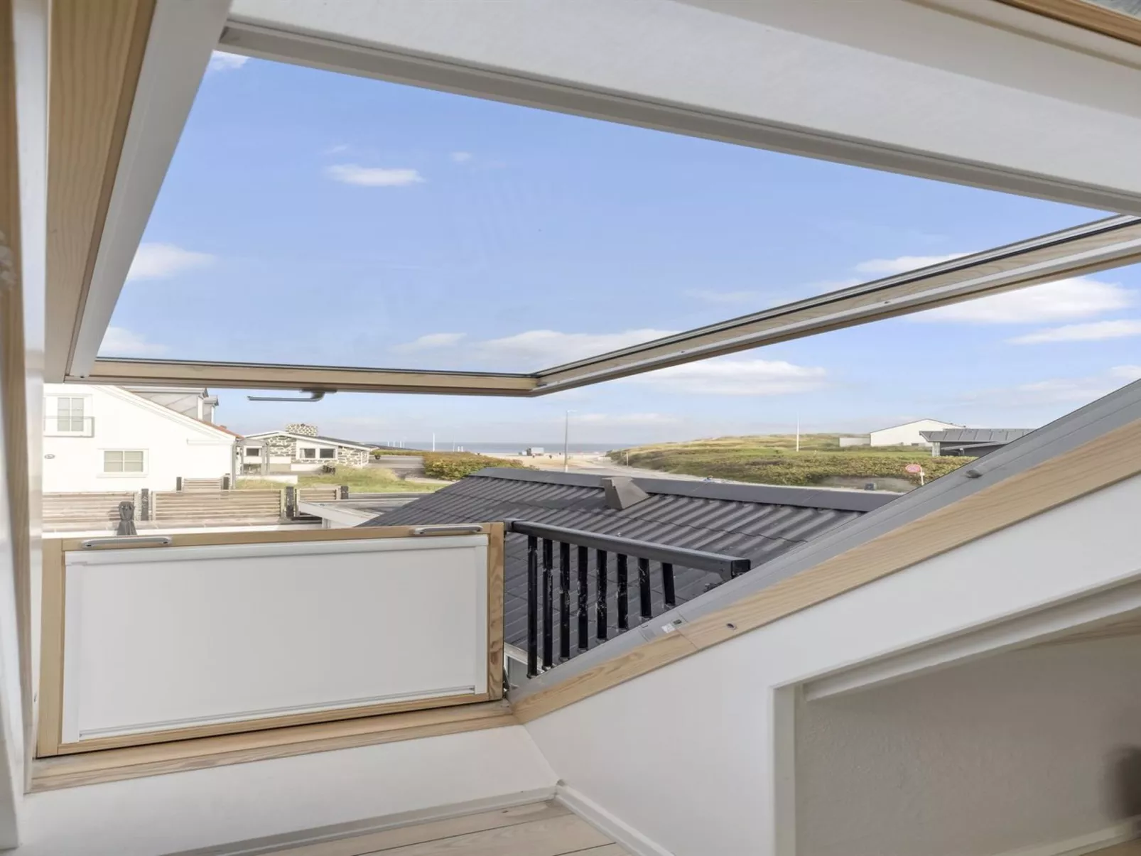 "Edin" - 100m from the sea