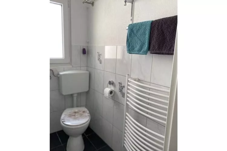 296702-Badkamer