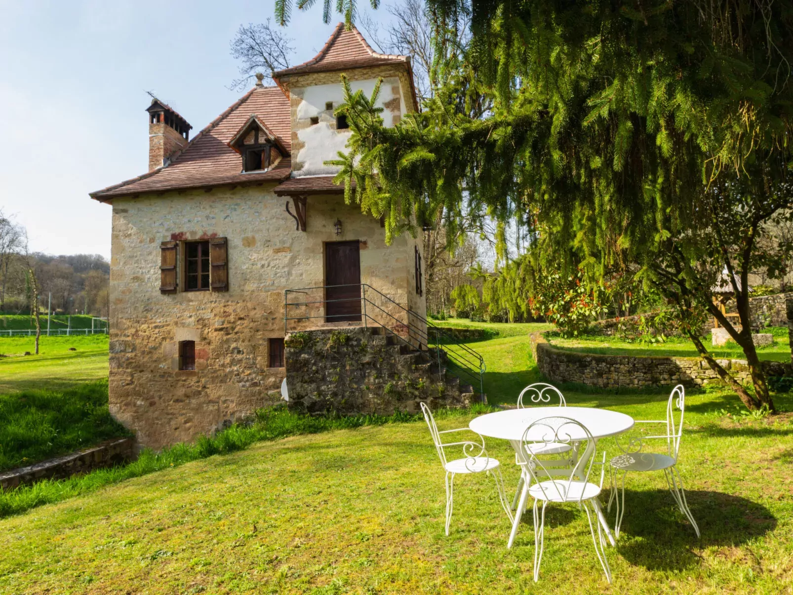 Le Moulin-Buiten