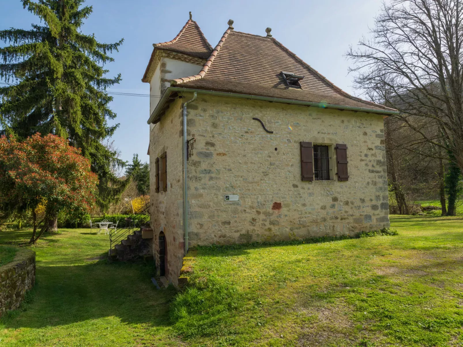 Le Moulin-Buiten