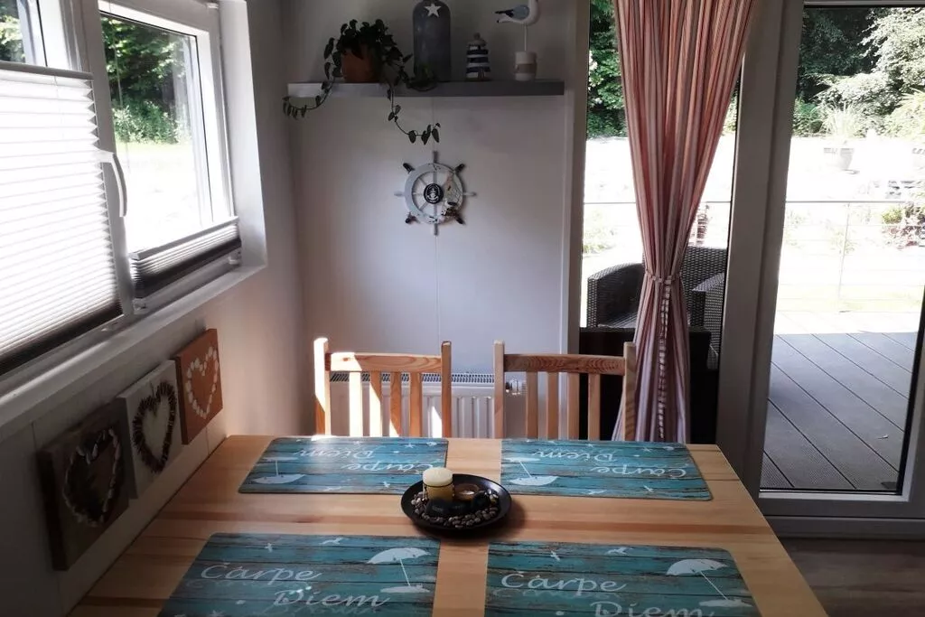 256447-Eetkamer